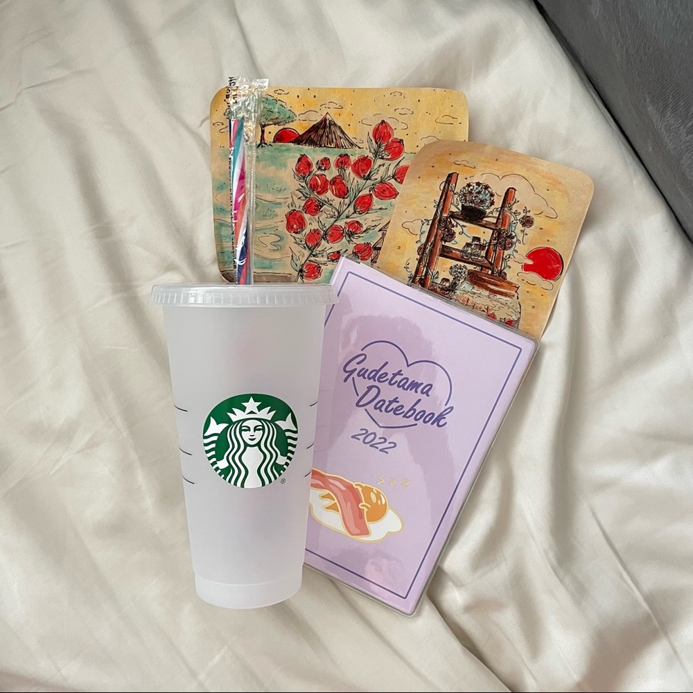 NEW starbucks mystery color
changing cup !!
